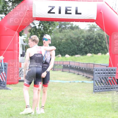 21.06.2026 - 29. Vierlanden-Triathlon Andreas Tolksdorf http://msf.ph/oto/9871610 21.06.2026 10:55:56 Ziel 210, 339, 210, 339 meine-sportfotos.de