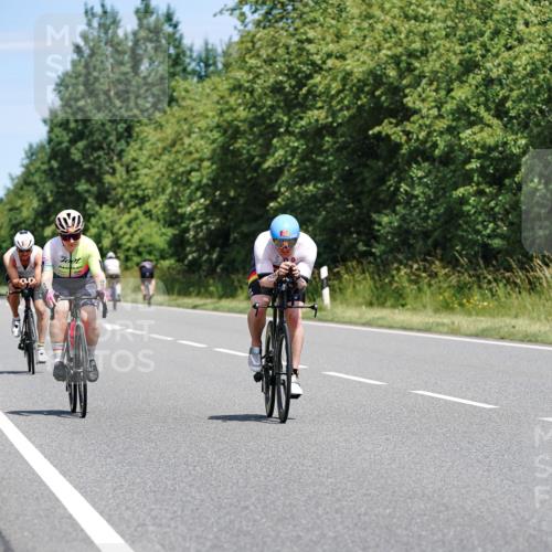 21.06.2026 - Viking Triathlon Michael Burmester http://msf.ph/oto/9871646 21.06.2026 12:41:06 Radfahren 40, 43, 82, 147, 192, 332, 391, 404, 425, 466, 469, 491, 491, 498, 566, 604, 656 meine-sportfotos.de