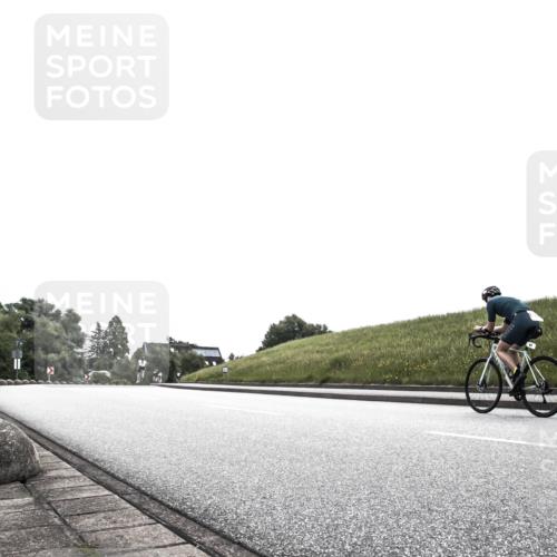 21.06.2026 - 29. Vierlanden-Triathlon H.Heesch http://msf.ph/oto/9871662 21.06.2026 10:37:57 Radfahren 303, 437 meine-sportfotos.de