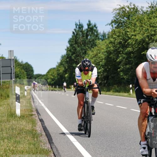 21.06.2026 - Viking Triathlon Michael Burmester http://msf.ph/oto/9871689 21.06.2026 12:41:09 Radfahren 40, 43, 82, 117, 147, 192, 332, 391, 425, 469, 491, 491, 498, 566, 656 meine-sportfotos.de