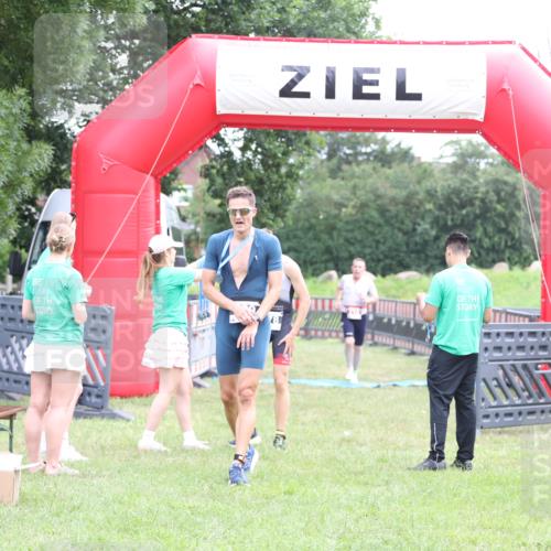21.06.2026 - 29. Vierlanden-Triathlon Andreas Tolksdorf http://msf.ph/oto/9871735 21.06.2026 10:56:03 Ziel 210, 210 meine-sportfotos.de