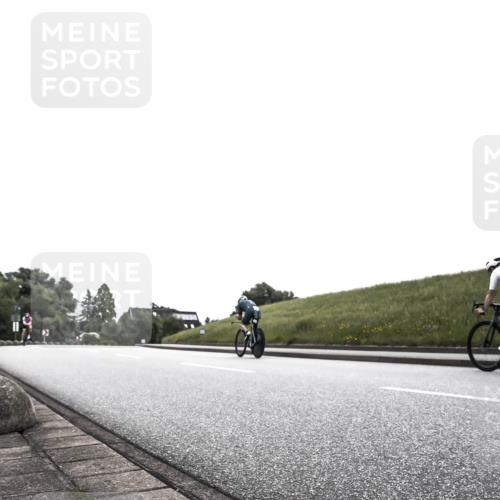 21.06.2026 - 29. Vierlanden-Triathlon H.Heesch http://msf.ph/oto/9871767 21.06.2026 10:39:46 Radfahren 23, 142, 431, 454 meine-sportfotos.de