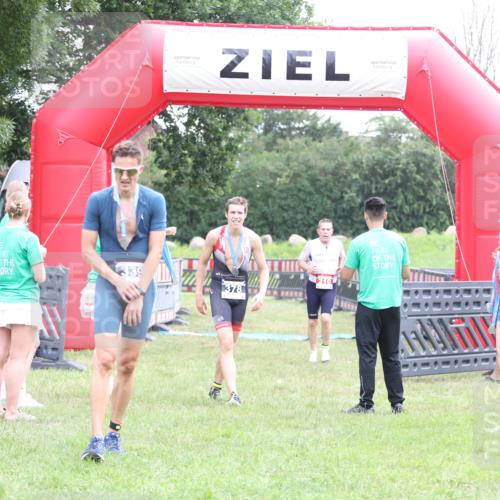 21.06.2026 - 29. Vierlanden-Triathlon Andreas Tolksdorf http://msf.ph/oto/9871784 21.06.2026 10:56:05 Ziel 210, 210 meine-sportfotos.de