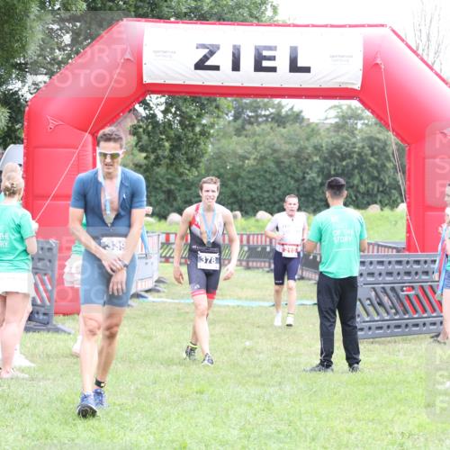 21.06.2026 - 29. Vierlanden-Triathlon Andreas Tolksdorf http://msf.ph/oto/9871794 21.06.2026 10:56:05 Ziel 210, 210 meine-sportfotos.de