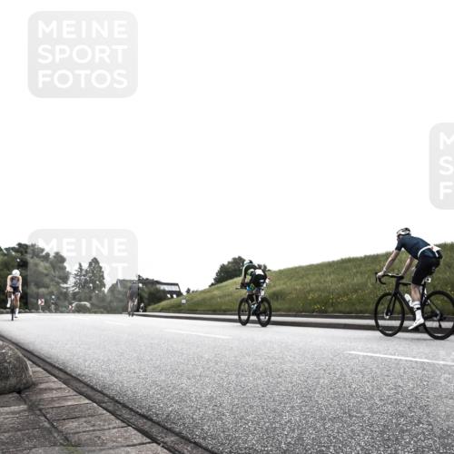 21.06.2026 - 29. Vierlanden-Triathlon H.Heesch http://msf.ph/oto/9871826 21.06.2026 10:40:59 Radfahren 39, 231, 301 meine-sportfotos.de