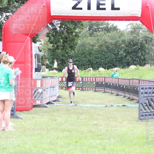 21.06.2026 - 29. Vierlanden-Triathlon Andreas Tolksdorf http://msf.ph/oto/9871897 21.06.2026 10:57:20 Ziel  meine-sportfotos.de