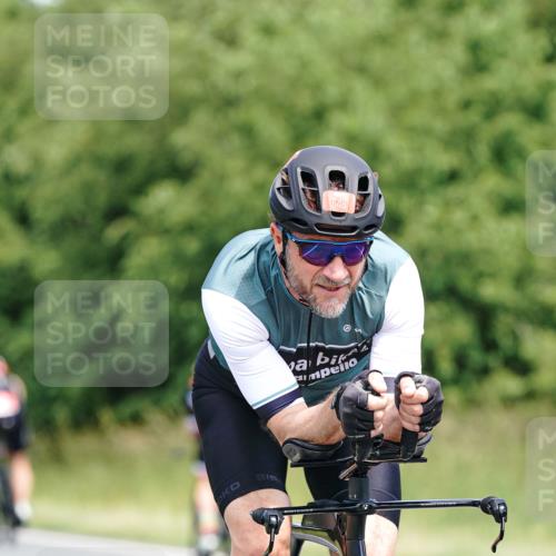 21.06.2026 - Viking Triathlon Michael Burmester http://msf.ph/oto/9871905 21.06.2026 12:42:21 Radfahren 61, 92, 144, 170, 171, 262, 291, 324, 329, 339, 399, 405, 417, 505, 577, 630, 632 meine-sportfotos.de