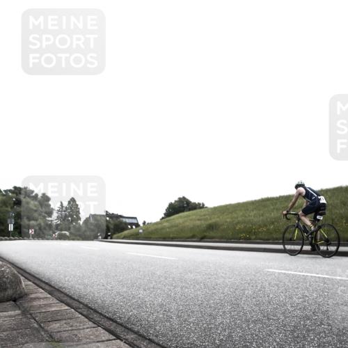 21.06.2026 - 29. Vierlanden-Triathlon H.Heesch http://msf.ph/oto/9871909 21.06.2026 10:42:27 Radfahren 5, 147, 449 meine-sportfotos.de
