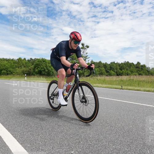 21.06.2026 - Viking Triathlon Michael Burmester http://msf.ph/oto/9871916 21.06.2026 12:23:43 Radfahren 8, 16, 46, 62, 65, 73, 98, 103, 119, 126, 136, 165, 177, 222, 223, 225, 256, 256, 280, 388, 457, 527, 530, 546, 563, 569, 605, 615, 634, 654 meine-sportfotos.de