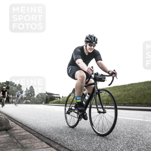 21.06.2026 - 29. Vierlanden-Triathlon H.Heesch http://msf.ph/oto/9871991 21.06.2026 10:43:14 Radfahren 19, 54, 259, 260, 392, 467 meine-sportfotos.de