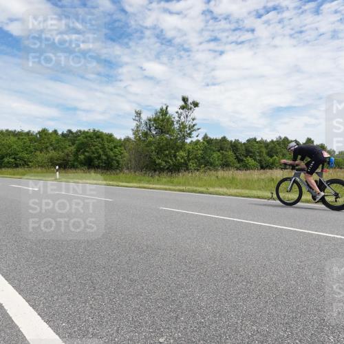 21.06.2026 - Viking Triathlon Michael Burmester http://msf.ph/oto/9872002 21.06.2026 12:24:11 Radfahren 58, 353, 357, 357, 368, 534 meine-sportfotos.de