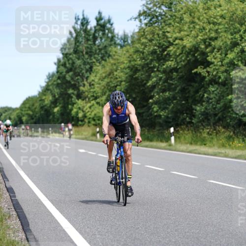 21.06.2026 - Viking Triathlon Michael Burmester http://msf.ph/oto/9872020 21.06.2026 12:42:50 Radfahren 134, 158, 160, 160, 222, 318, 346 meine-sportfotos.de