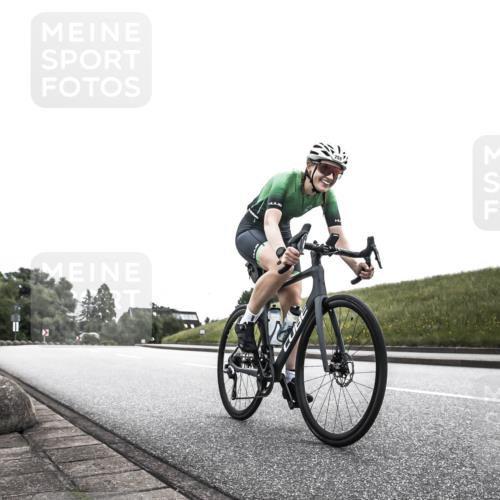 21.06.2026 - 29. Vierlanden-Triathlon H.Heesch http://msf.ph/oto/9872022 21.06.2026 10:43:17 Radfahren 19, 54, 167, 259, 260, 392, 443, 447, 448, 467 meine-sportfotos.de