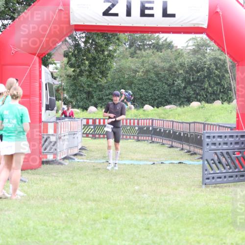 21.06.2026 - 29. Vierlanden-Triathlon Andreas Tolksdorf http://msf.ph/oto/9872099 21.06.2026 10:58:58 Ziel 326, 326 meine-sportfotos.de