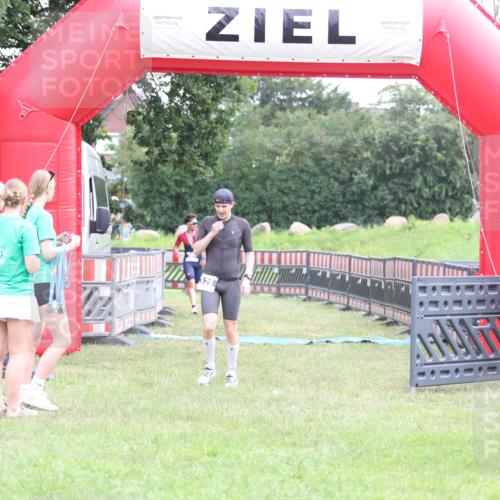21.06.2026 - 29. Vierlanden-Triathlon Andreas Tolksdorf http://msf.ph/oto/9872127 21.06.2026 10:58:59 Ziel 326, 326 meine-sportfotos.de