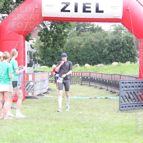 21.06.2026 - 29. Vierlanden-Triathlon Andreas Tolksdorf http://msf.ph/oto/9872144 21.06.2026 10:58:59 Ziel 326, 326 meine-sportfotos.de
