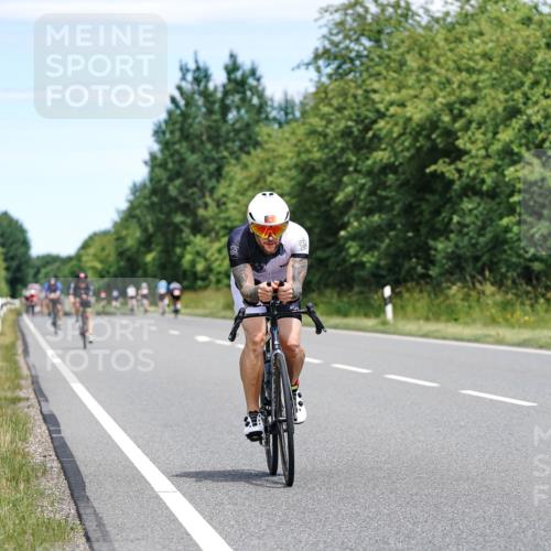 21.06.2026 - Viking Triathlon Michael Burmester http://msf.ph/oto/9872160 21.06.2026 12:43:38 Radfahren 30, 41, 51, 86, 202, 225, 234, 258, 279, 343, 374, 388, 429, 508, 509, 563, 605, 645, 668, 670 meine-sportfotos.de