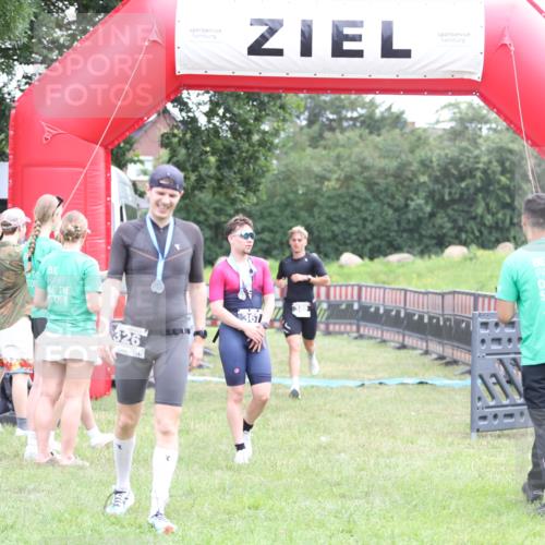 21.06.2026 - 29. Vierlanden-Triathlon Andreas Tolksdorf http://msf.ph/oto/9872199 21.06.2026 10:59:07 Ziel  meine-sportfotos.de