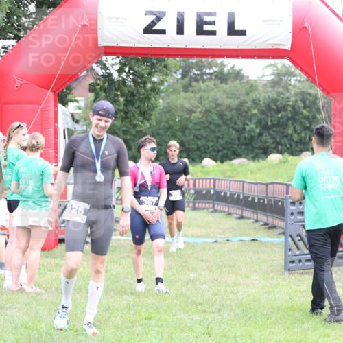 21.06.2026 - 29. Vierlanden-Triathlon Andreas Tolksdorf http://msf.ph/oto/9872231 21.06.2026 10:59:07 Ziel  meine-sportfotos.de