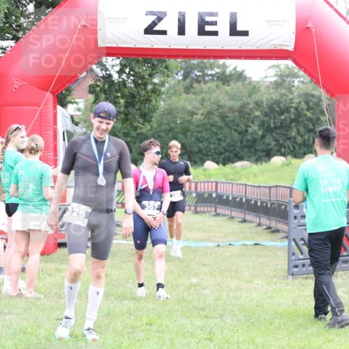 21.06.2026 - 29. Vierlanden-Triathlon Andreas Tolksdorf http://msf.ph/oto/9872240 21.06.2026 10:59:07 Ziel  meine-sportfotos.de