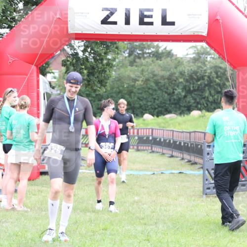 21.06.2026 - 29. Vierlanden-Triathlon Andreas Tolksdorf http://msf.ph/oto/9872247 21.06.2026 10:59:07 Ziel  meine-sportfotos.de