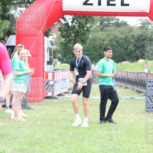 21.06.2026 - 29. Vierlanden-Triathlon Andreas Tolksdorf http://msf.ph/oto/9872264 21.06.2026 10:59:14 Ziel  meine-sportfotos.de