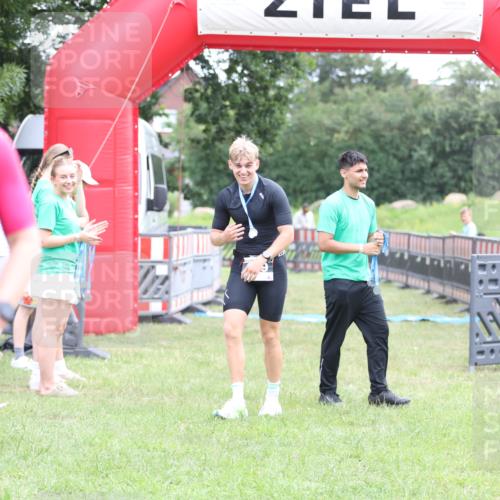 21.06.2026 - 29. Vierlanden-Triathlon Andreas Tolksdorf http://msf.ph/oto/9872270 21.06.2026 10:59:15 Ziel  meine-sportfotos.de