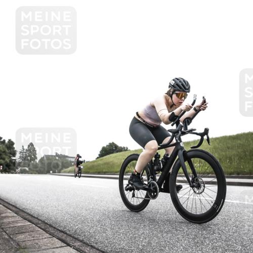 21.06.2026 - 29. Vierlanden-Triathlon H.Heesch http://msf.ph/oto/9872300 21.06.2026 12:12:00 Radfahren 657, 878 meine-sportfotos.de