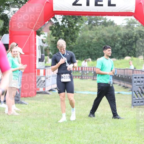 21.06.2026 - 29. Vierlanden-Triathlon Andreas Tolksdorf http://msf.ph/oto/9872312 21.06.2026 10:59:15 Ziel  meine-sportfotos.de