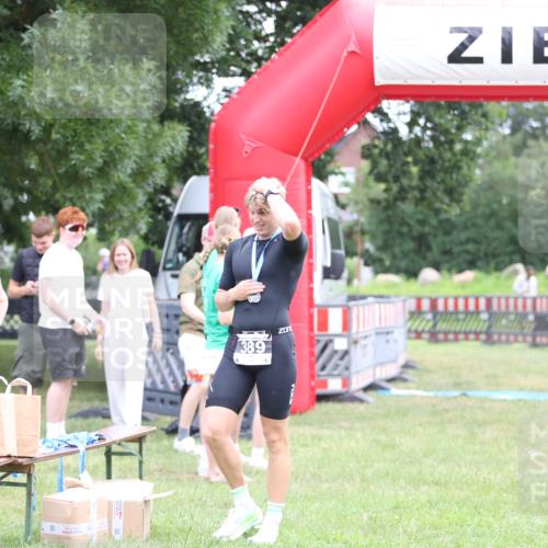 21.06.2026 - 29. Vierlanden-Triathlon Andreas Tolksdorf http://msf.ph/oto/9872325 21.06.2026 10:59:17 Ziel  meine-sportfotos.de
