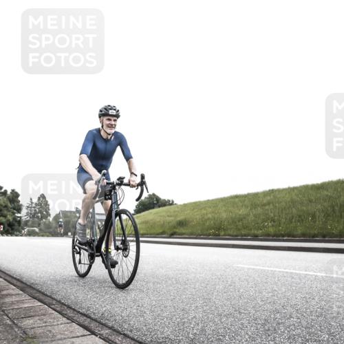 21.06.2026 - 29. Vierlanden-Triathlon H.Heesch http://msf.ph/oto/9872338 21.06.2026 12:12:34 Radfahren 806 meine-sportfotos.de