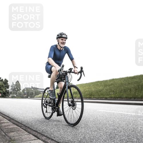 21.06.2026 - 29. Vierlanden-Triathlon H.Heesch http://msf.ph/oto/9872341 21.06.2026 12:12:34 Radfahren 806 meine-sportfotos.de