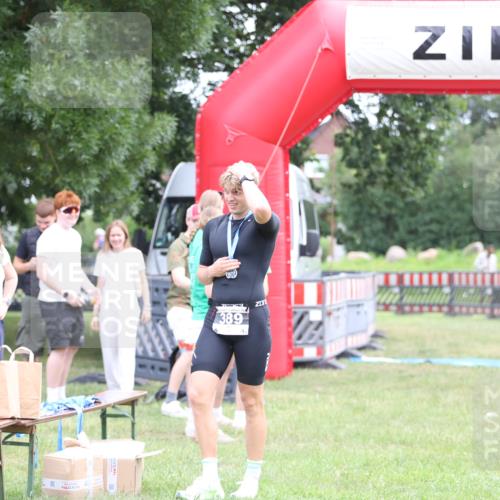 21.06.2026 - 29. Vierlanden-Triathlon Andreas Tolksdorf http://msf.ph/oto/9872342 21.06.2026 10:59:17 Ziel  meine-sportfotos.de