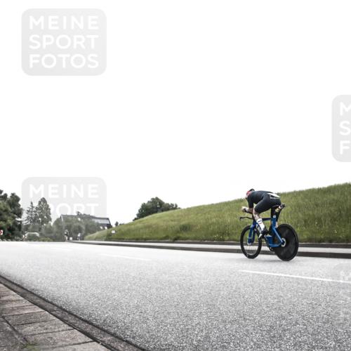 21.06.2026 - 29. Vierlanden-Triathlon H.Heesch http://msf.ph/oto/9872411 21.06.2026 12:13:52 Radfahren  meine-sportfotos.de