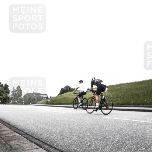 21.06.2026 - 29. Vierlanden-Triathlon H.Heesch http://msf.ph/oto/9872445 21.06.2026 12:15:20 Radfahren 695, 733 meine-sportfotos.de