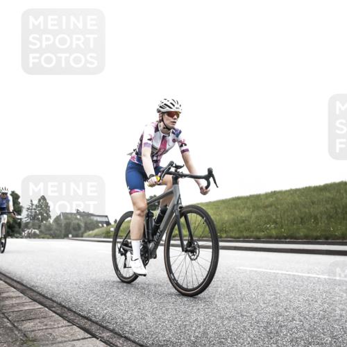 21.06.2026 - 29. Vierlanden-Triathlon H.Heesch http://msf.ph/oto/9872474 21.06.2026 12:15:34 Radfahren 842, 849, 874 meine-sportfotos.de