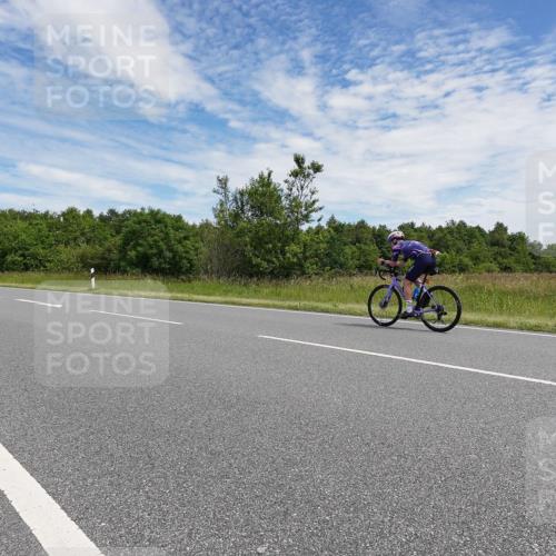 21.06.2026 - Viking Triathlon Michael Burmester http://msf.ph/oto/9872585 21.06.2026 12:30:42 Radfahren 99, 104, 109, 111, 113, 125, 137, 145, 180, 199, 359, 376 meine-sportfotos.de