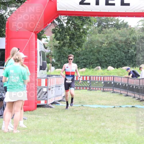 21.06.2026 - 29. Vierlanden-Triathlon Andreas Tolksdorf http://msf.ph/oto/9872596 21.06.2026 11:00:11 Ziel 365, 365 meine-sportfotos.de