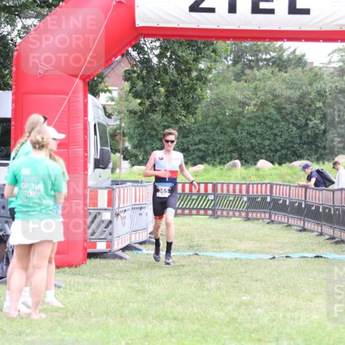 21.06.2026 - 29. Vierlanden-Triathlon Andreas Tolksdorf http://msf.ph/oto/9872603 21.06.2026 11:00:11 Ziel 365, 365 meine-sportfotos.de