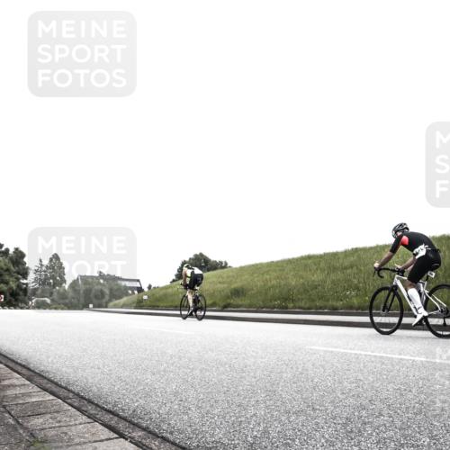 21.06.2026 - 29. Vierlanden-Triathlon H.Heesch http://msf.ph/oto/9872646 21.06.2026 12:19:11 Radfahren 643, 652 meine-sportfotos.de