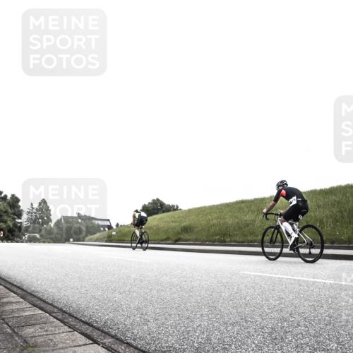 21.06.2026 - 29. Vierlanden-Triathlon H.Heesch http://msf.ph/oto/9872649 21.06.2026 12:19:11 Radfahren 643, 652 meine-sportfotos.de