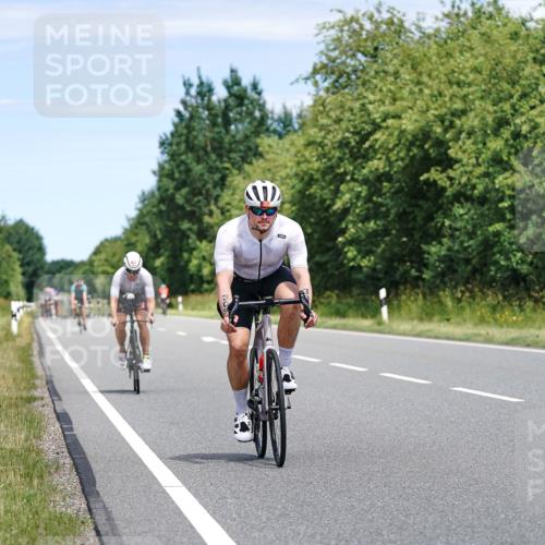 21.06.2026 - Viking Triathlon Michael Burmester http://msf.ph/oto/9872719 21.06.2026 12:45:31 Radfahren 48, 54, 135, 173, 182, 249, 254, 254, 309, 309 meine-sportfotos.de