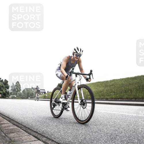 21.06.2026 - 29. Vierlanden-Triathlon H.Heesch http://msf.ph/oto/9872723 21.06.2026 12:19:51 Radfahren 731, 832 meine-sportfotos.de