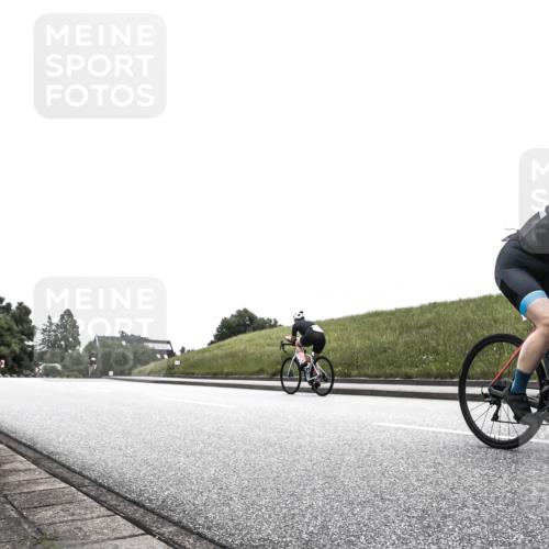 21.06.2026 - 29. Vierlanden-Triathlon H.Heesch http://msf.ph/oto/9872760 21.06.2026 12:20:48 Radfahren 830, 853 meine-sportfotos.de
