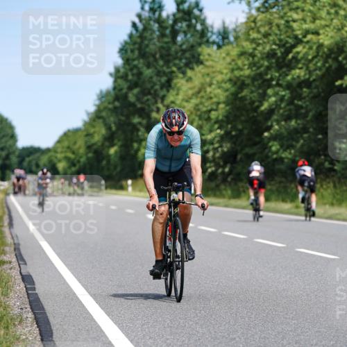 21.06.2026 - Viking Triathlon Michael Burmester http://msf.ph/oto/9872761 21.06.2026 12:45:39 Radfahren 54, 135, 205, 249, 254, 309, 309, 421 meine-sportfotos.de
