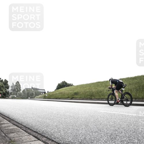 21.06.2026 - 29. Vierlanden-Triathlon H.Heesch http://msf.ph/oto/9872765 21.06.2026 12:21:41 Radfahren 810 meine-sportfotos.de