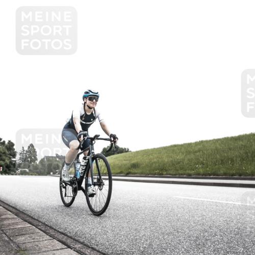 21.06.2026 - 29. Vierlanden-Triathlon H.Heesch http://msf.ph/oto/9872780 21.06.2026 12:22:12 Radfahren 687, 841, 850 meine-sportfotos.de