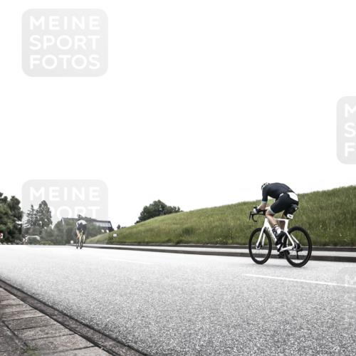 21.06.2026 - 29. Vierlanden-Triathlon H.Heesch http://msf.ph/oto/9872801 21.06.2026 12:22:34 Radfahren 747, 817 meine-sportfotos.de