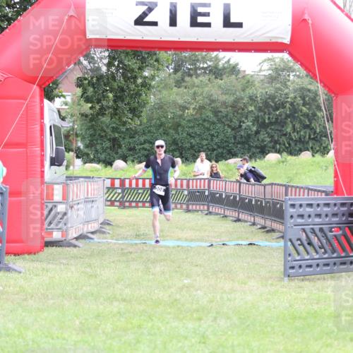 21.06.2026 - 29. Vierlanden-Triathlon Andreas Tolksdorf http://msf.ph/oto/9872802 21.06.2026 11:00:40 Ziel 308, 308 meine-sportfotos.de