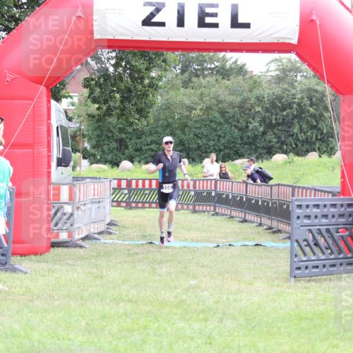 21.06.2026 - 29. Vierlanden-Triathlon Andreas Tolksdorf http://msf.ph/oto/9872826 21.06.2026 11:00:40 Ziel 308, 308 meine-sportfotos.de